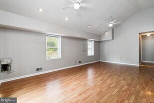 315 South Dr in Severna Park, MD - Building Photo