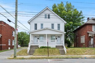 941 E Whittier St in Columbus, OH - Building Photo