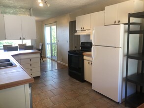 1265 NE Hillside Dr, Unit Upper in Pullman, WA - Foto de edificio - Building Photo