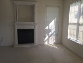 2037 Smallbrooke Ct in Virginia Beach, VA - Building Photo - Building Photo