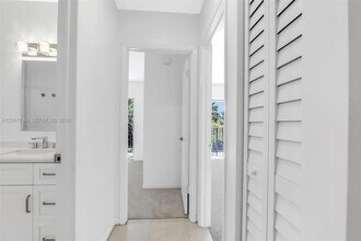 15391 S Dixie Hwy in Palmetto Bay, FL - Building Photo - Building Photo