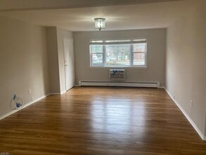 1165A Valley Rd in Wayne, NJ - Building Photo - Building Photo