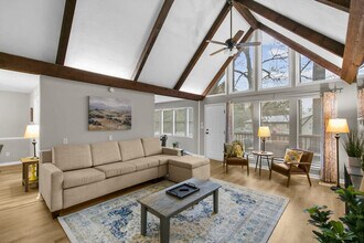 411 Valley Lake Dr in Birmingham, AL - Building Photo - Building Photo
