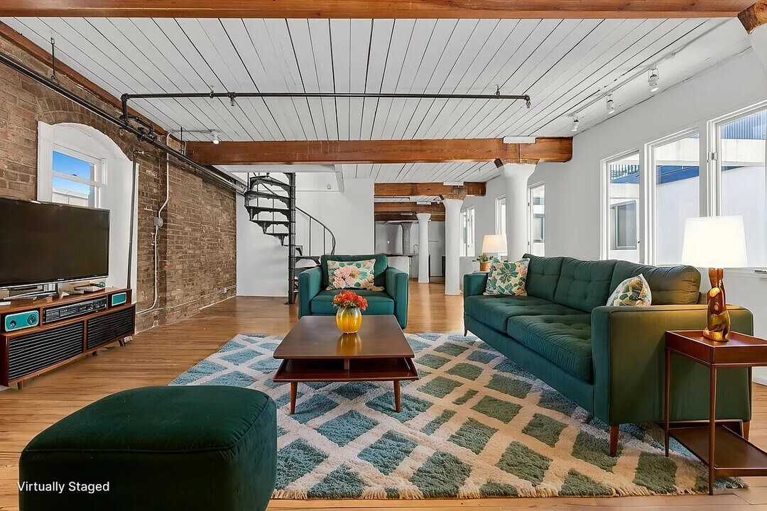 85 South St in New York, NY - Building Photo