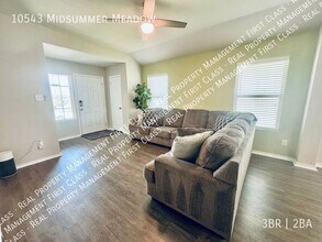 10543 Midsummer Meadow in Converse, TX - Building Photo - Building Photo