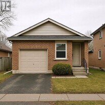 62 Aurora Pl in Brampton, ON - Building Photo