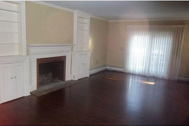 169 Narrow Ln in North Kingstown, RI - Building Photo - Building Photo