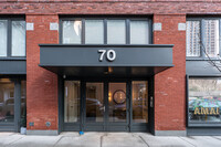 70 Henry St in Brooklyn, NY - Foto de edificio - Building Photo