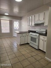 2912 E Glen Dr in El Paso, TX - Building Photo - Building Photo
