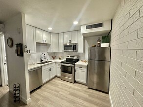 123 Missouri in Phoenix, AZ - Building Photo - Interior Photo