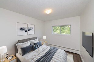 Kensington Apartments in Calgary, AB - Building Photo