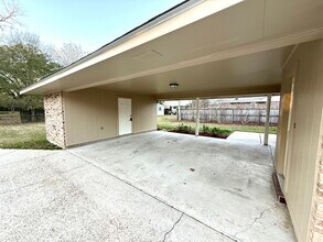 1633 Brookhollow Dr in Baton Rouge, LA - Building Photo - Building Photo