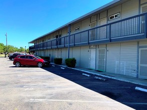 Heritage Apartments in Vacaville, CA - Building Photo - Building Photo