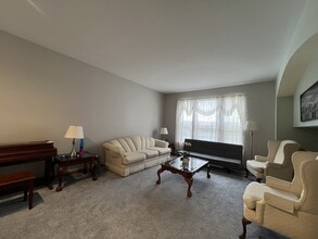 1224 Georgetown Way in Vernon Hills, IL - Building Photo - Building Photo