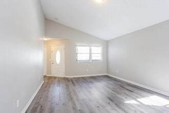154 Chelsea Ct in Dunedin, FL - Building Photo - Building Photo
