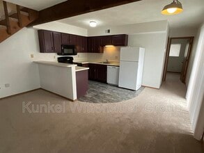 108 B Hillcrest in O'Fallon, IL - Building Photo - Building Photo