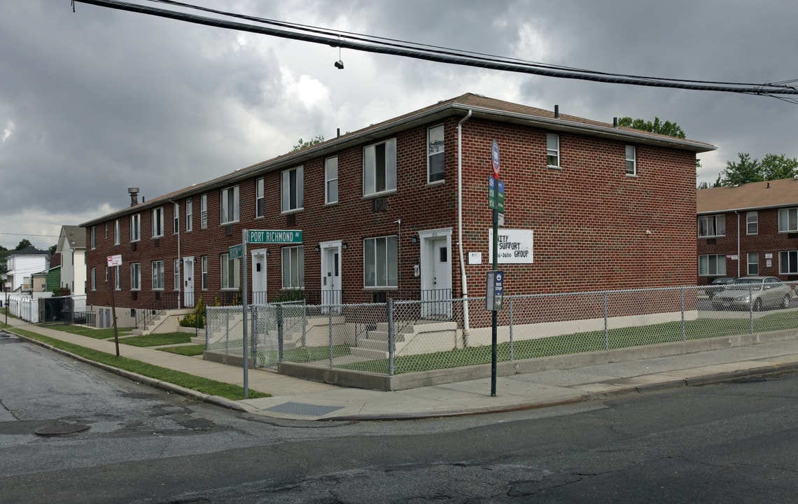 646-662 Port Richmond Ave in Staten Island, NY - Foto de edificio