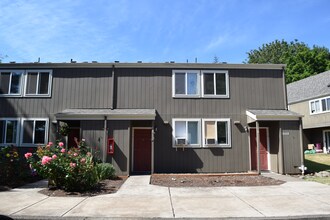 Sunnyslope Manor in Salem, OR - Foto de edificio - Building Photo