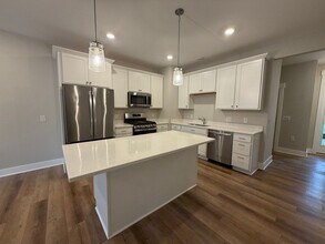 2351 Watertown Wy in Grand Rapids, MI - Building Photo - Building Photo