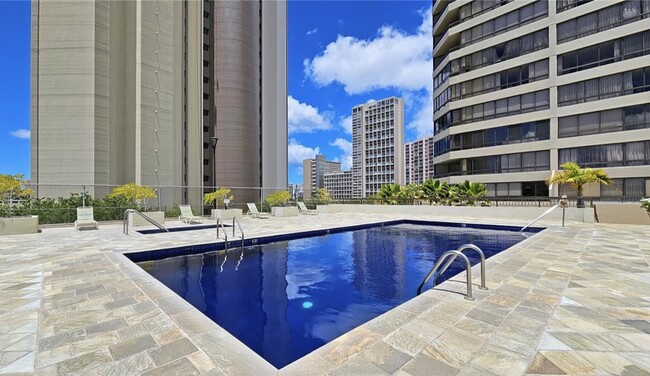 property at 2499 Kapiolani Blvd