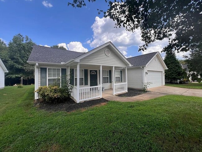 103 Landing Ln in Simpsonville, SC - Building Photo - Building Photo