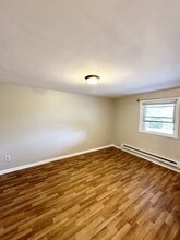 1261 NY-7 in Troy, NY - Building Photo - Building Photo