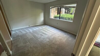 871 Woodside Ln E, Unit 3 in Sacramento, CA - Foto de edificio - Building Photo