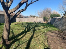 214 Maple Leaf Dr in League City, TX - Building Photo