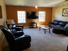 54 Veres Dr, Unit 54 Veres Drive in Chapmanville, WV - Building Photo - Building Photo