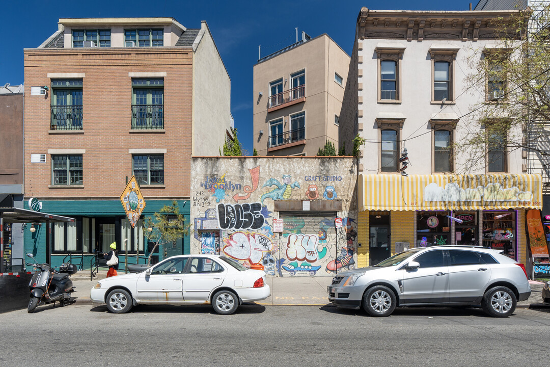 371 Metropolitan Ave in Brooklyn, NY - Foto de edificio