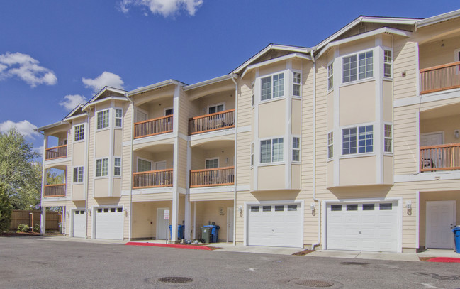 Cabiao Townhomes in Renton, WA - Foto de edificio - Building Photo