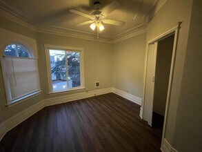 1074 E 33rd St in Oakland, CA - Building Photo - Building Photo