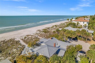 2823 Gulf of Mexico Dr in Longboat Key, FL - Foto de edificio - Building Photo