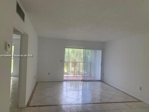 201 178th Dr in Sunny Isles Beach, FL - Building Photo - Building Photo