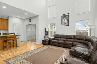 10178 Indigo Dr in Eden Prairie, MN - Building Photo - Building Photo