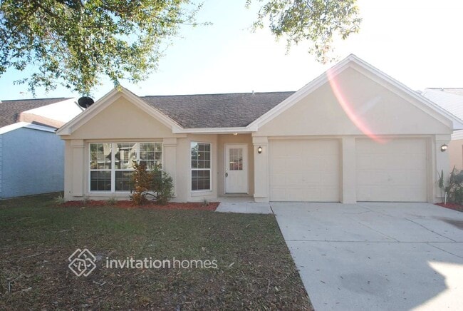 property at 829 W Charing Cross Cir