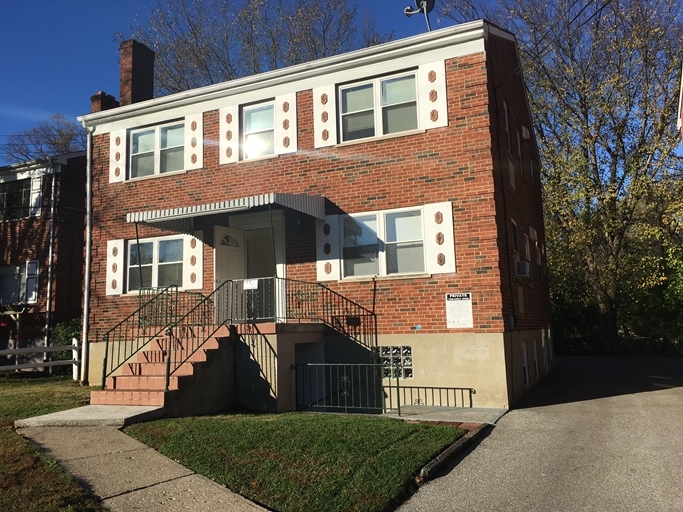 1533 Sutton Ave in Cincinnati, OH - Building Photo