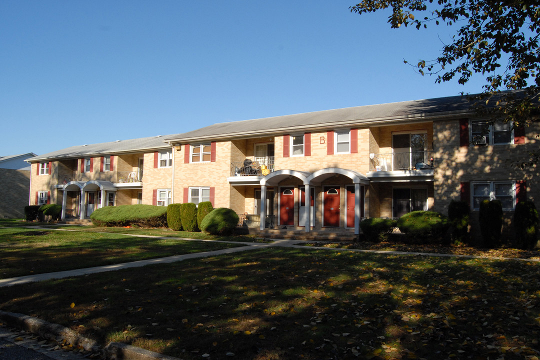 Woodcrest Apartments in Egg Harbor Township, NJ - Building Photo