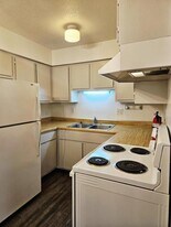 309 W Washington Ave in Howard, SD - Building Photo