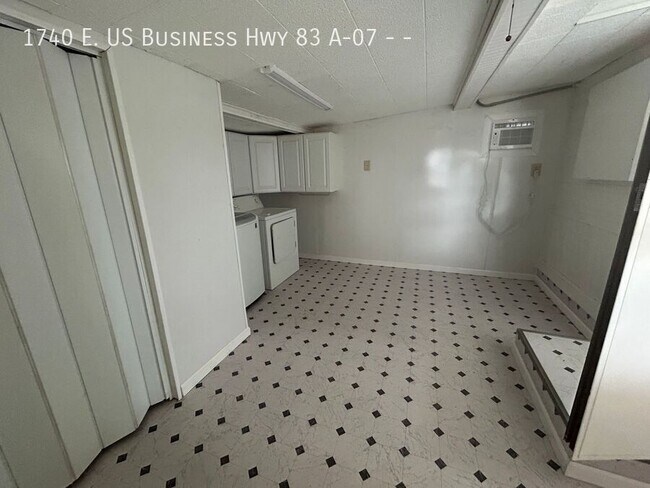 7 A St in Mission, TX - Building Photo - Building Photo