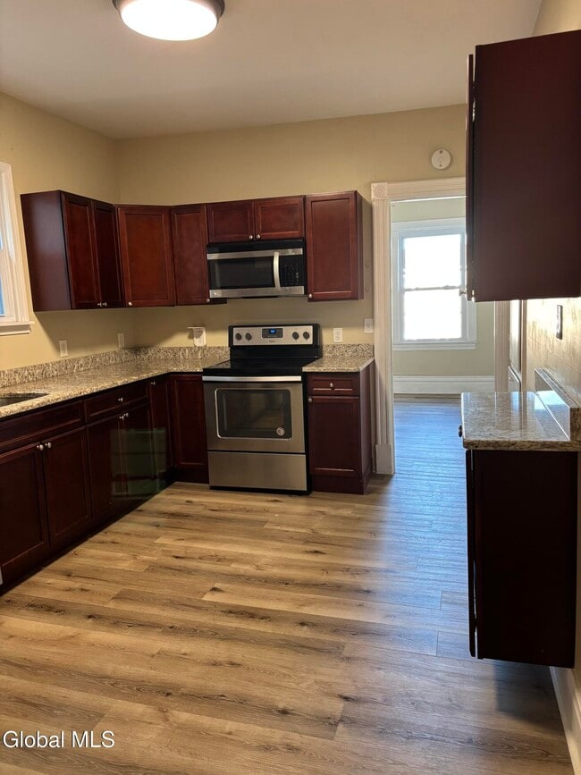 1620 6th Ave in Watervliet, NY - Building Photo - Building Photo