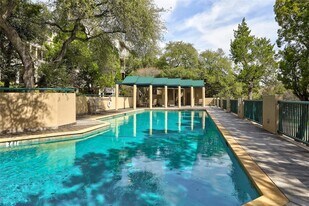 1735 Spyglass Dr, Unit 117 in Austin, TX - Building Photo