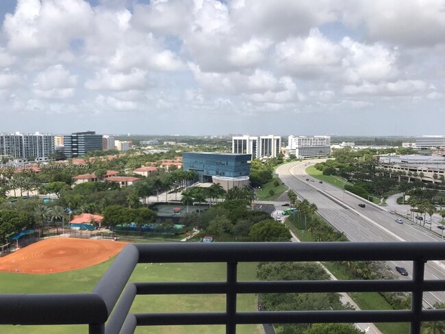 3300 NE 191st St in Aventura, FL - Building Photo - Building Photo