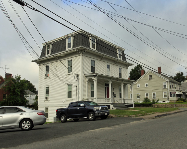 31 Franklin St in Milford, MA - Foto de edificio - Building Photo