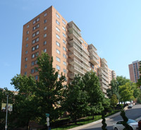 Wornall Plaza in Kansas City, MO - Foto de edificio - Building Photo