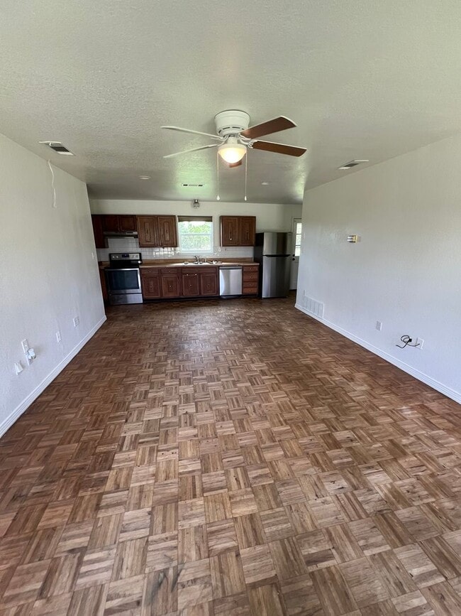 102 Haynes Rd in Weatherford, TX - Building Photo - Building Photo
