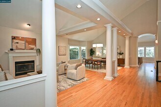 421 Twin Oaks Ln in Walnut Creek, CA - Building Photo - Building Photo