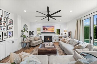 2601 W Chandler Blvd in Burbank, CA - Building Photo - Building Photo