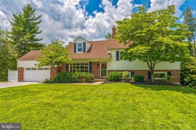 76 S Forge Manor Dr in Phoenixville, PA - Building Photo - Building Photo