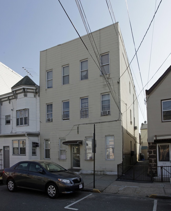 417 70th St in West New York, NJ - Building Photo - Building Photo